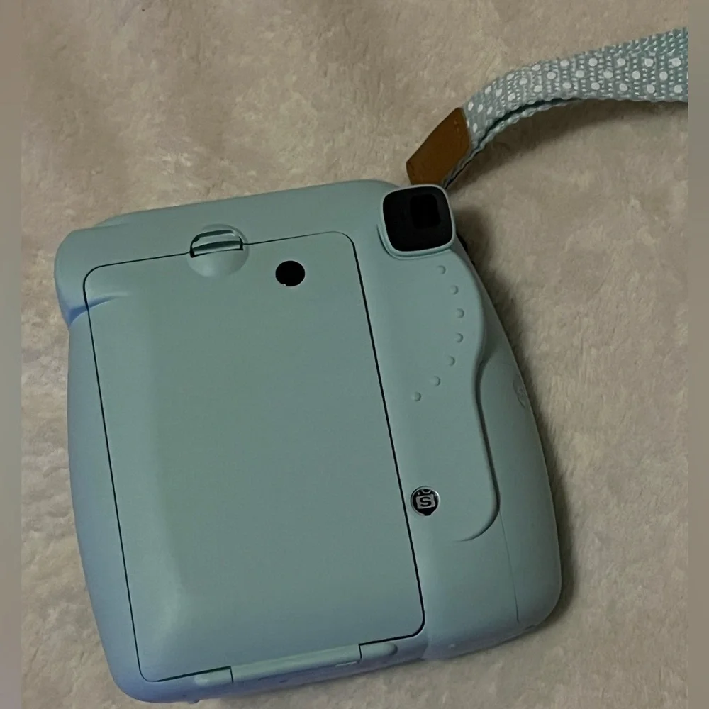 Ice Blue Fujifilm Instax Mini 9 Instant Camera with Matching Case